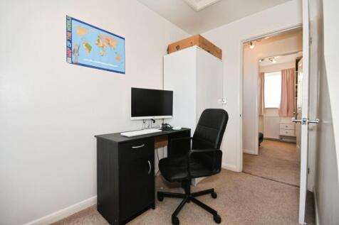 BEDROOM 3 03.jpg