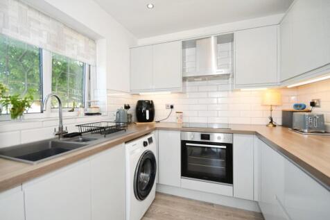 KITCHEN 02.jpg