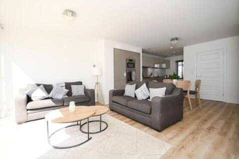 LOUNGE 03.jpg