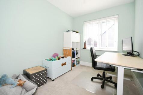 BEDROOM 3.jpg