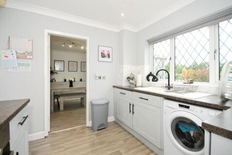 KITCHEN 03.jpg