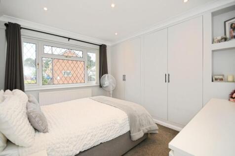 BEDROOM 1.jpg