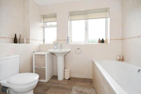 BATHROOM 03.jpg