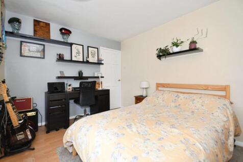 BEDROOM 2 03.jpg