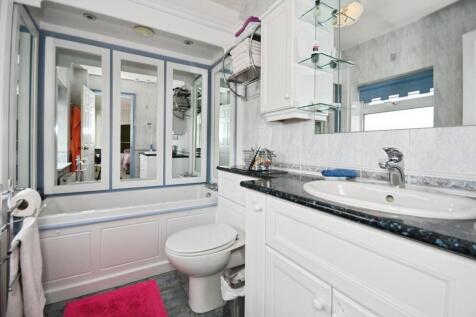EN SUITE.jpg