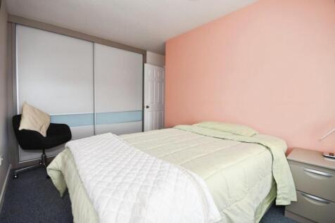BEDROOM 2 02.jpg