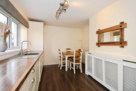 KITCHEN 02.jpg