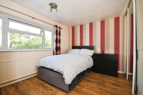 BEDROOM 1.jpg