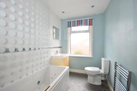 BATHROOM 01.JPG