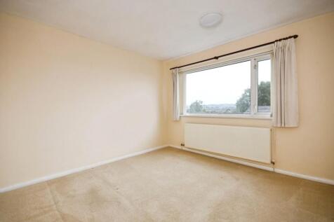 BEDROOM 1.jpg