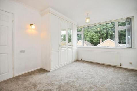 BEDROOM 1 02.jpg