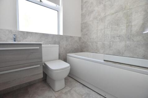 Bathroom (2).JPG