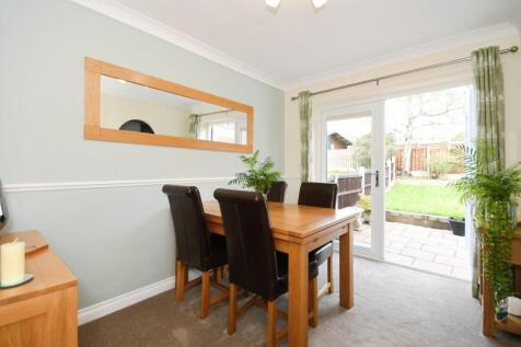 DINING ROOM.jpg