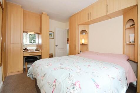 BEDROOM 1 04.jpg