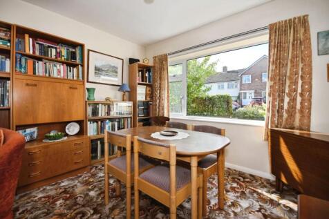 DINING ROOM.jpg