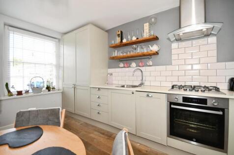 KITCHEN 03.jpg