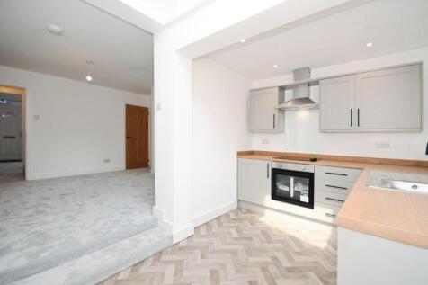 KITCHEN 02.jpg