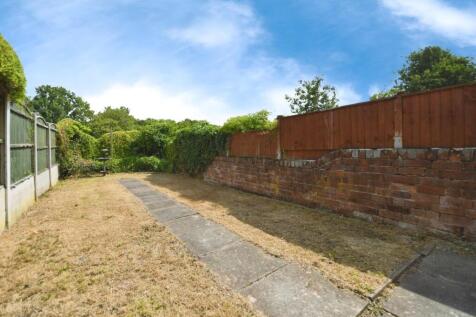 REAR GARDEN 02.jpg