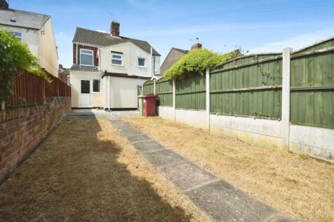 REAR GARDEN 06.jpg