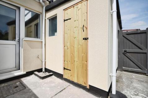 OUTHOUSE 01.jpg