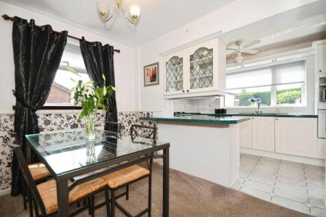 DINING ROOM 02.jpg