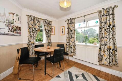 DINING ROOM.jpg