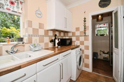 KITCHEN 02.jpg