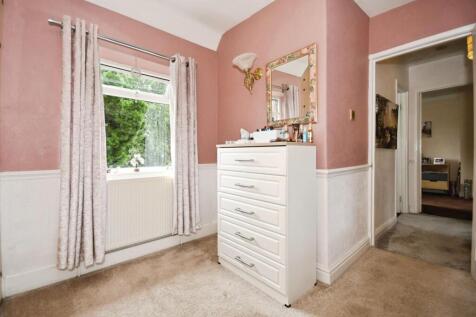BEDROOM 1 06.jpg