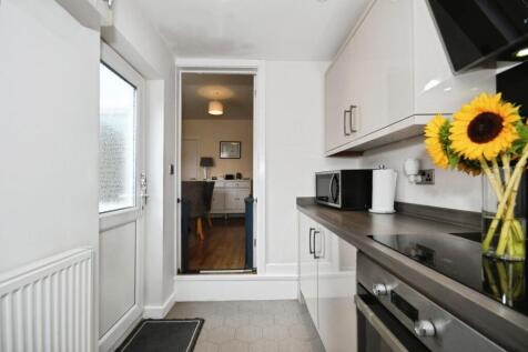 KITCHEN 02.jpg