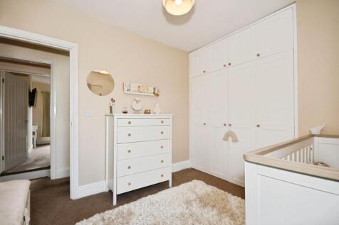 BEDROOM 2 02.jpg