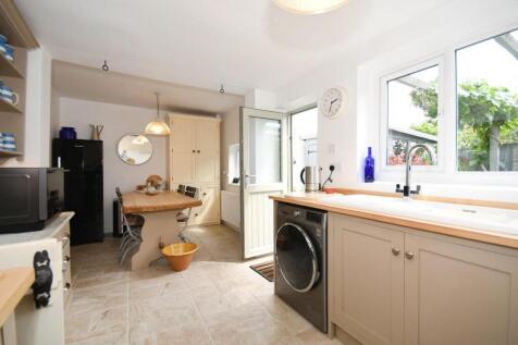 KITCHEN 03.jpg