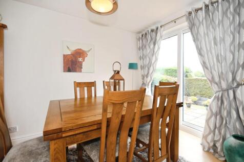 DINING ROOM.jpg