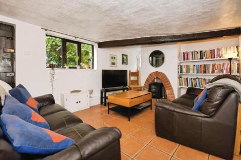 FAMILY ROOM.jpg
