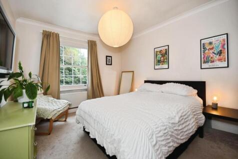 BEDROOM 1 03.jpg