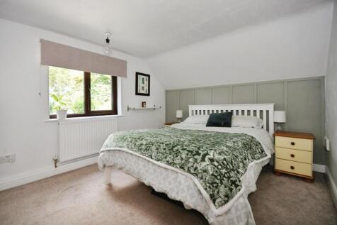 BEDROOM 2.jpg
