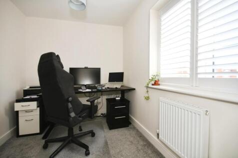 BEDROOM 4 02.jpg