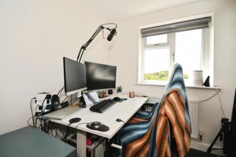BEDROOM 3.jpg