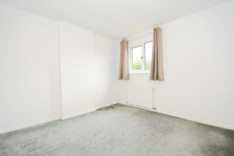 BEDROOM 1.jpg