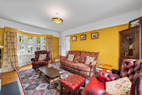 LOUNGE 06.jpg