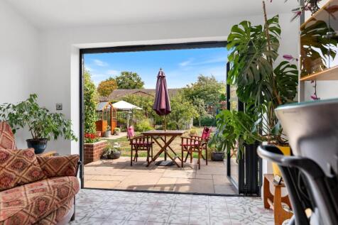 SUN ROOM 03.jpg