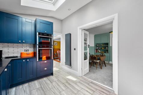 KITCHEN 02.jpg