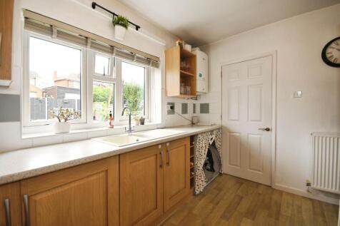 KITCHEN 02.jpg