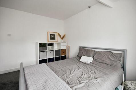 BEDROOM 2 02.jpg