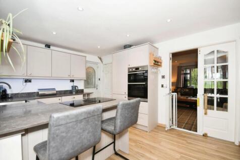 KITCHEN 03.jpg