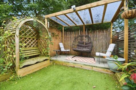 REAR GARDEN 04.jpg