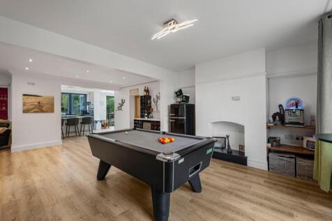 GAMES ROOM 02.jpg