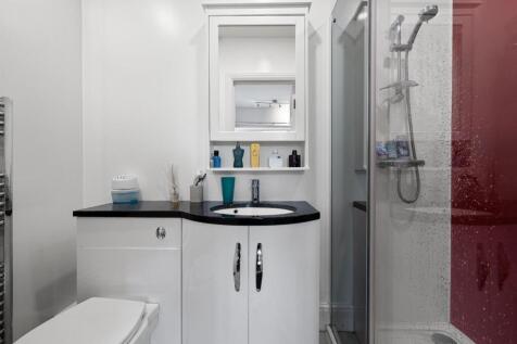 EN SUITE.jpg