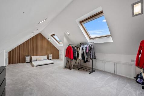 BEDROOM 3 03.jpg