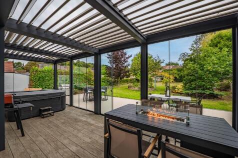 SUN ROOM 04.jpg