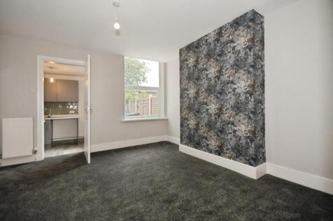 BEDROOM 2 02.jpg